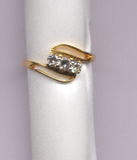 Beautiful 18Kt Gold  Natural Diamond Ring